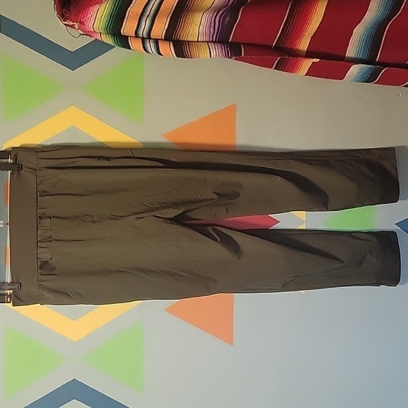 NWOT Xersion Women's Forester Green Mid Rise Slim Pant Size Medium - Picture 8 of 12